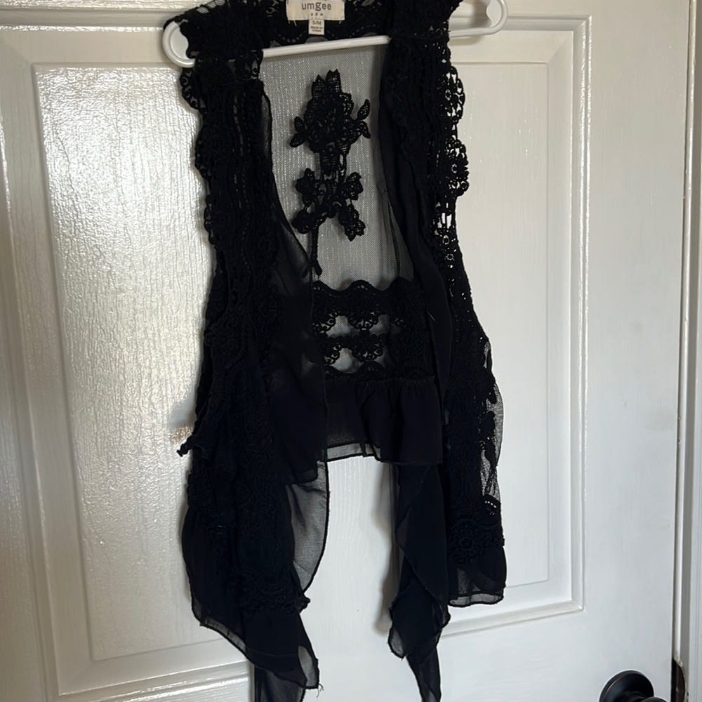 Lace ruffled vest - Picture 1 of 5